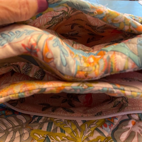 Vera Bradley Cotton Multi-compartment  Purse & wallet 
Rain Forest Canopy - Picture 9 of 11
